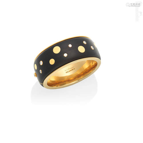 LEO DE VROOMEN: GOLD, EBONY AND DIAMOND-SET BANGLE, 1987