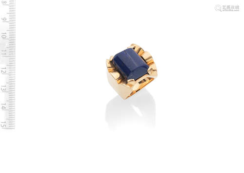 LAPIS LAZULI-SET RING, FRENCH, CIRCA 1950