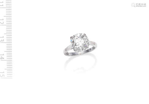 A DIAMOND SINGLE-STONE RING