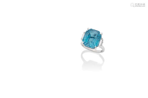 ART DECO AQUAMARINE AND DIAMOND RING, CIRCA 1935