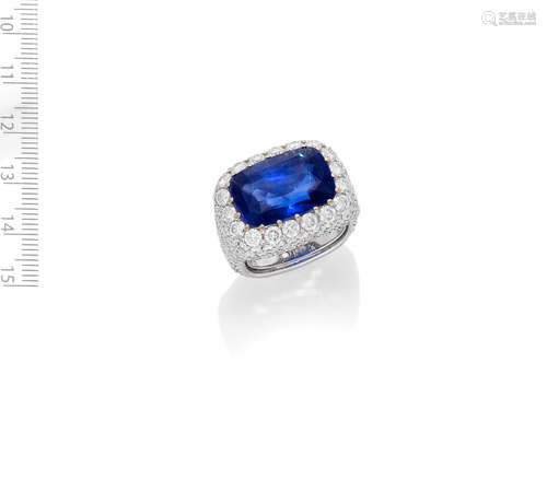 SAPPHIRE AND DIAMOND DRESS RING