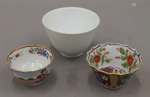 A 19th century Chinese Canton porcelain tea bowl,