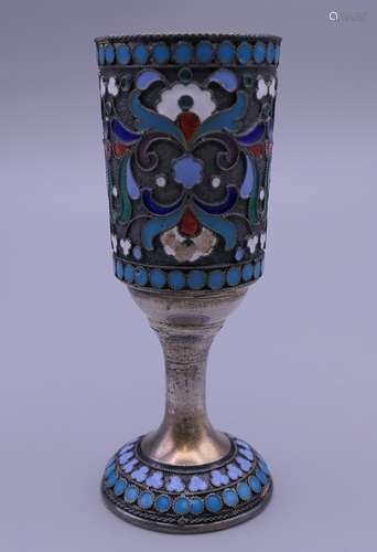 A Russian silver and enamel vodka tot. 8 cm high. 44.4 gramm...