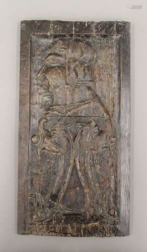 An early carved oak panel, possibly 16th/17th century. 41 cm...