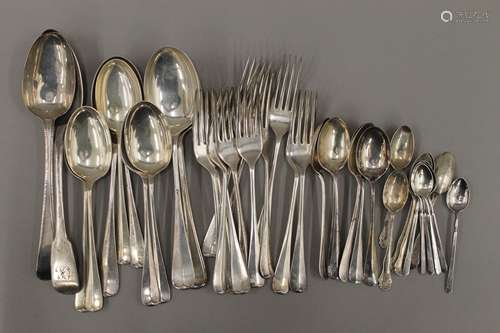 A quantity of silver cutlery. 1554.8 grammes.