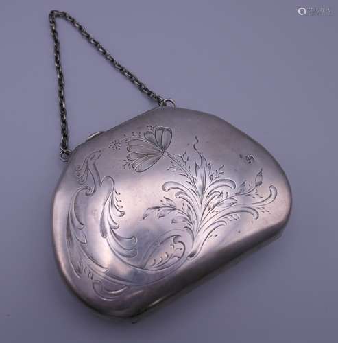 A Russian silver purse. 12 x 9.25 cm. 178.2 grammes total we...