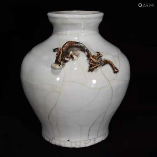 chinese monochrome glazed porcelain pot