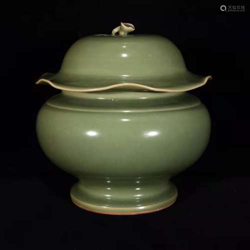 chinese longquan glazed porcelain jar
