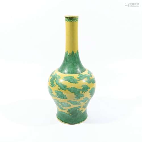 chinese yellow-ground green glazed porcelain vase
