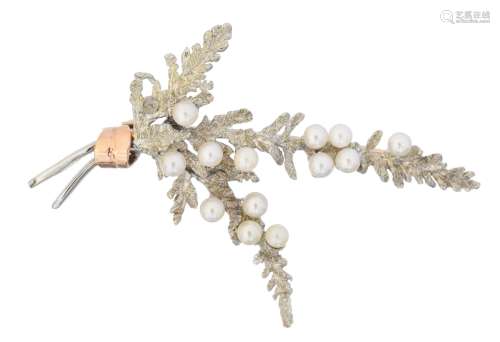 A 9ct gold cultured pearl heather spray brooch by Alabaster ...