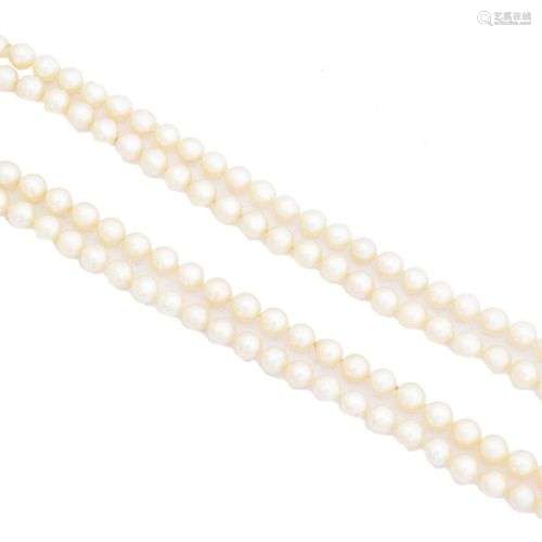 A cultured pearl necklace,