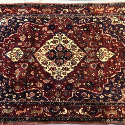 Tapis Iran Bakhtiar en laine. 304 x 210 cm.