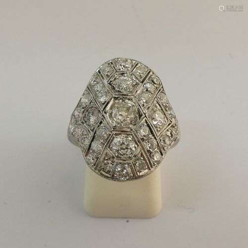 Bague ancienne ornée de 30 diamants taille ancienne (env. 3 ...