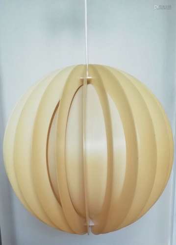 Bent Gantzel-Boysen. Lampe à suspension vintage , composée d...