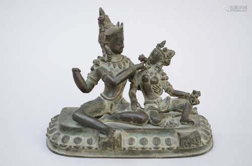 Sculpture en bronze népalais 'Shiva et Parvati' (15x18x9cm)