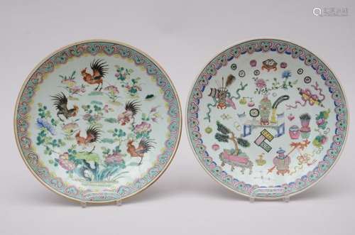 Deux plats en porcelaine de Chine famille rose (dia34 et dia...