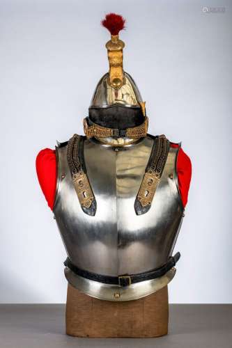 Cuirasse avec casque en métal argenté 'Second Empire', modèl...