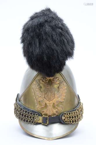 Un casque autrichien en metal (h32cm)
