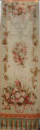 Deux tapisseries: 1 longue tapisserie Aubusson 'fleurs' (400...