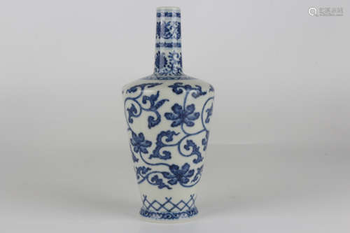 Qing Yongzheng blue and white zun