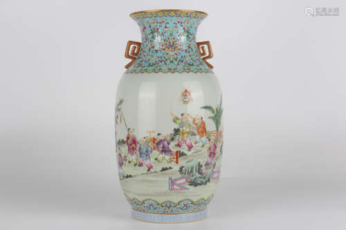 A Qianlong famille-rose enamelled amphora with figures in in...