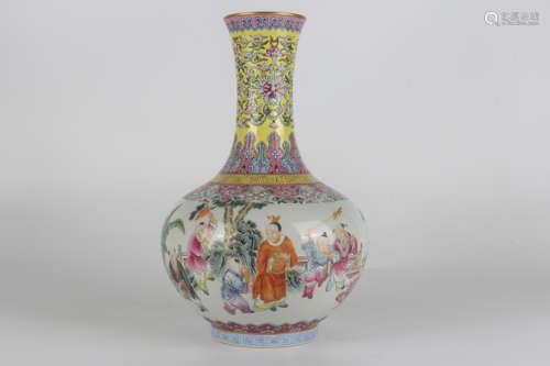 A Qing Qianlong enamelled vase with figures