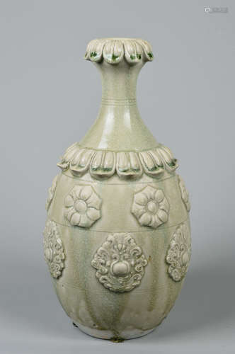 A celadon garlic vase