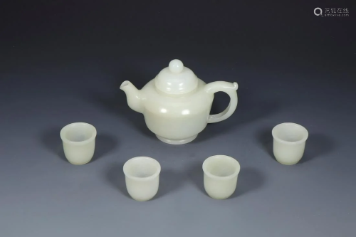 A Set of Qianlong of the Qing Dynasty Made Teapot with