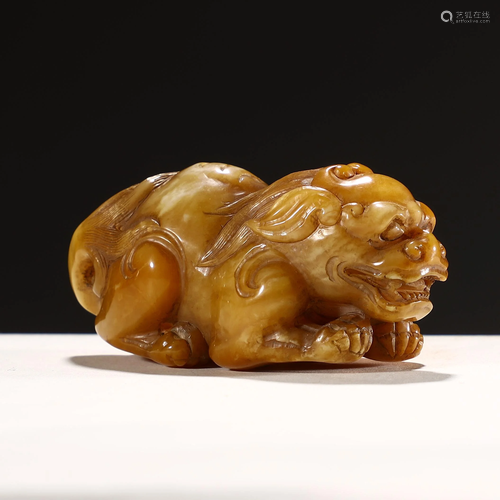 Shoushan stone lion paperweight