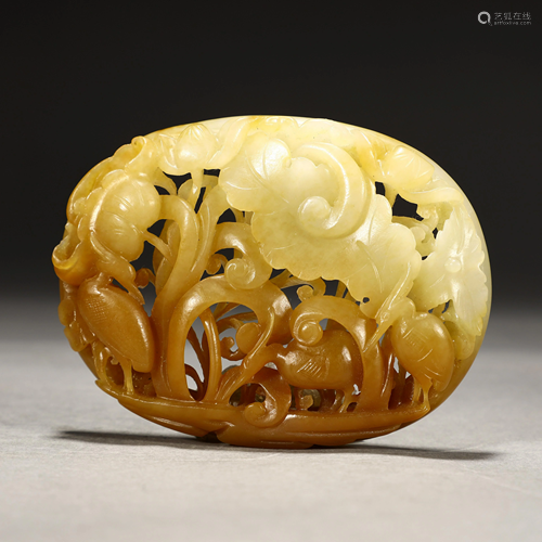 Ancient high relief hollowed Hetian jade accessories