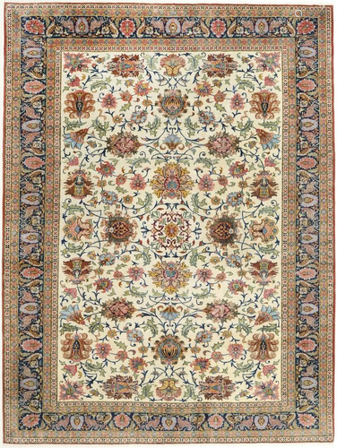 Isfahan Antique Carpet, Iran, Handknotted, 197 x 265