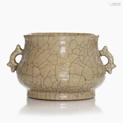 A Chinese crackle 'GE' glazed censer.