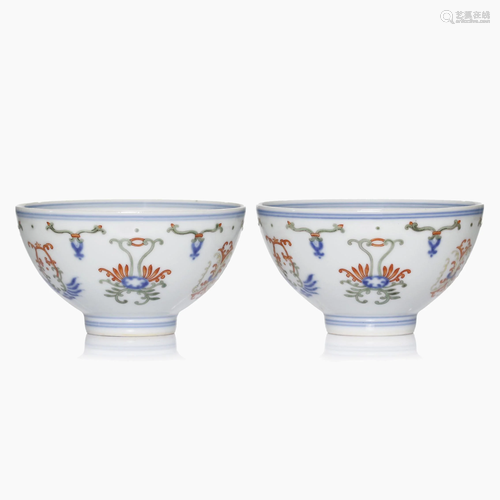 A pair of Chinese 'DOUCAI' porcelain cups.