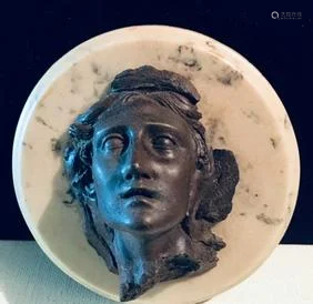 Lady Head, Estate Decor