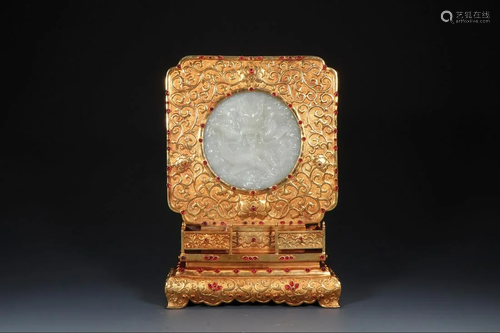 Qing Dynasty - White Jade 'Dragon' Gilt Bronze Gem