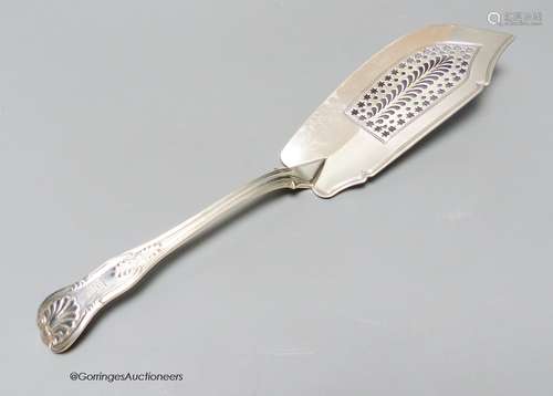 A William IV silver Kings pattern fish slice, London, 1830, ...