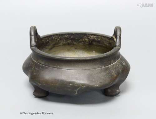 A Chinese bronze censer, Xuande mark, Qing dynasty, 13cm dia...