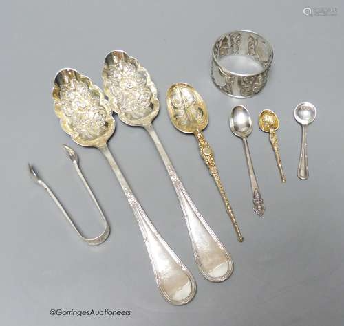 A pair of Edwardian silver berry spoons, minor flatware and ...