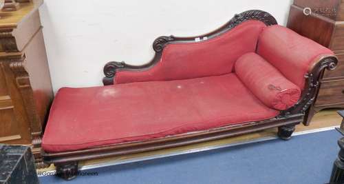 A Victorian mahogany chaise longue. Length-208, Depth-72, He...