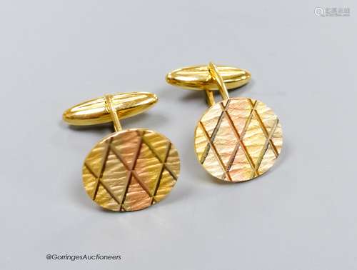 A pair of Italian 750 yellow metal cufflinks, 7.8grams.