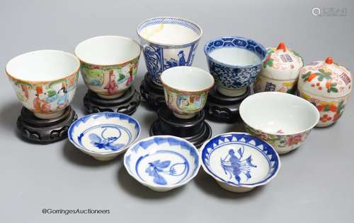 A group of Chinese porcelain tableware including teabowls an...