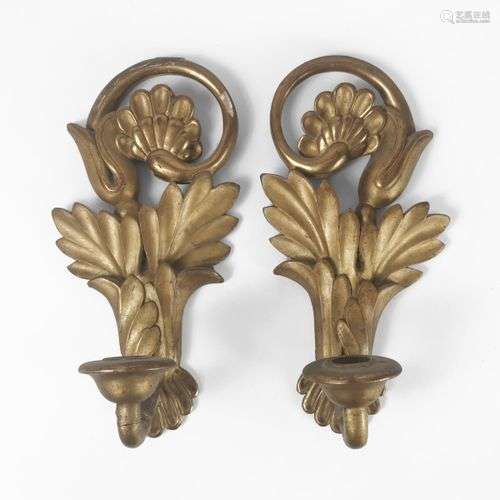 Paire d'appliques à motif feuillage Bois sculpté et doré , H...