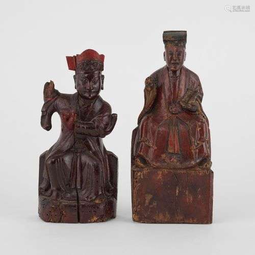 Deux statuettes de dignitaires, Chine, XIXe s Bois sculpté, ...