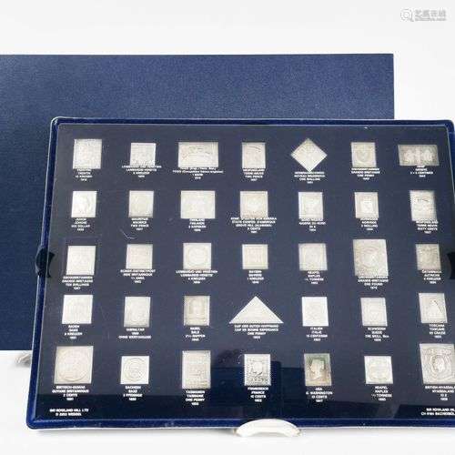 Collection de 35 lingots figurant des timbres-poste Argent f...