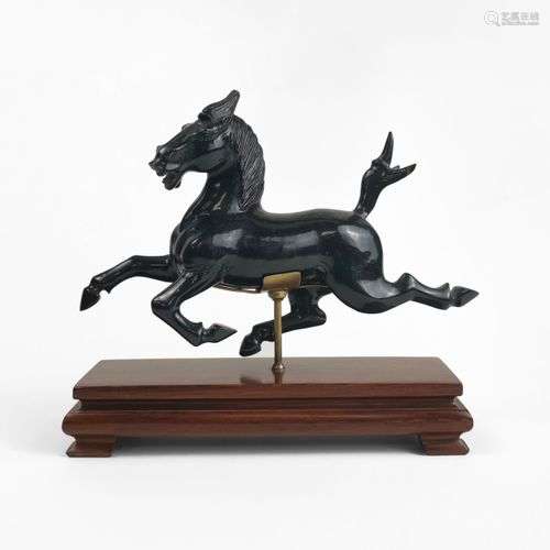 Cheval au galop, Chine, XXe s Pierre, H 21 cm