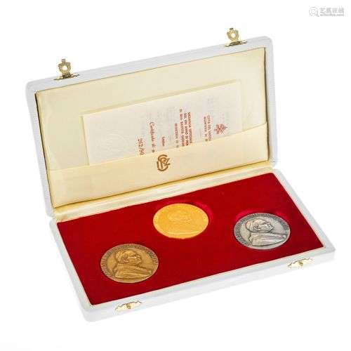 Coffret de trois médailles annuelles officielles du Vatican ...