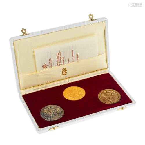 Coffret de trois médailles annuelles officielles du Vatican ...