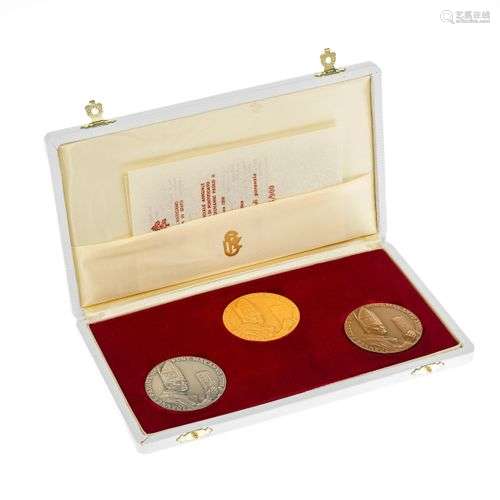 Coffret de trois médailles annuelles officielles du Vatican ...