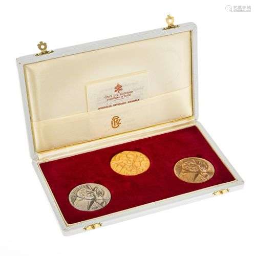 Coffret de trois médailles annuelles officielles du Vatican ...