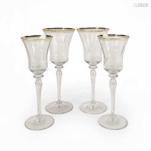 Douze verres sur pied à bordure dorée Verre et dorure, dim. ...